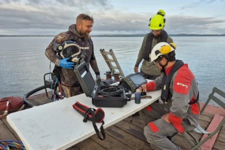Recherche de corrosion sur un pipeline immergé au lac de Biscarrosse